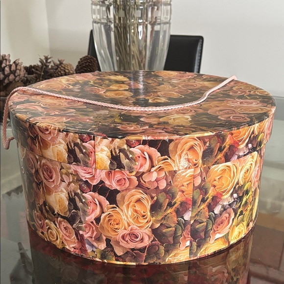 Vintage 1998 Floral Hat Box Rope Handle Home Decor